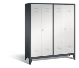 C+P Garderobenschrank Classic mit 4 Abteilen Türen geschlitzt, Abteilbreite 400 mm