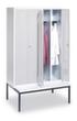 C+P Umkleideschrank Classic mit Sitzbank + 4 Abteile, Abteilbreite 400 mm