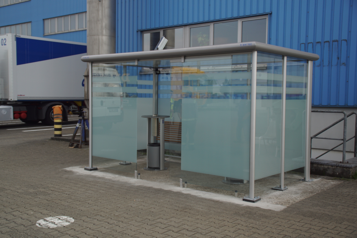 BIK TEC Raucher-Unterstand RX 2.0 R15, Breite x Tiefe 3990 x 2250 mm Milieu 5 ZOOM